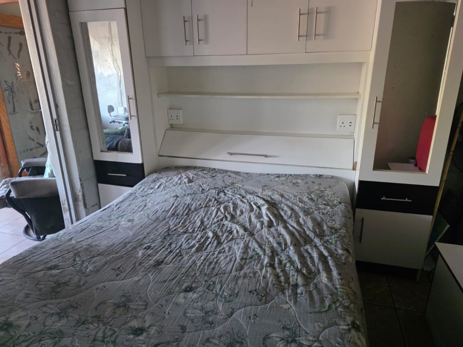 5 Bedroom Property for Sale in Bridgeton Western Cape